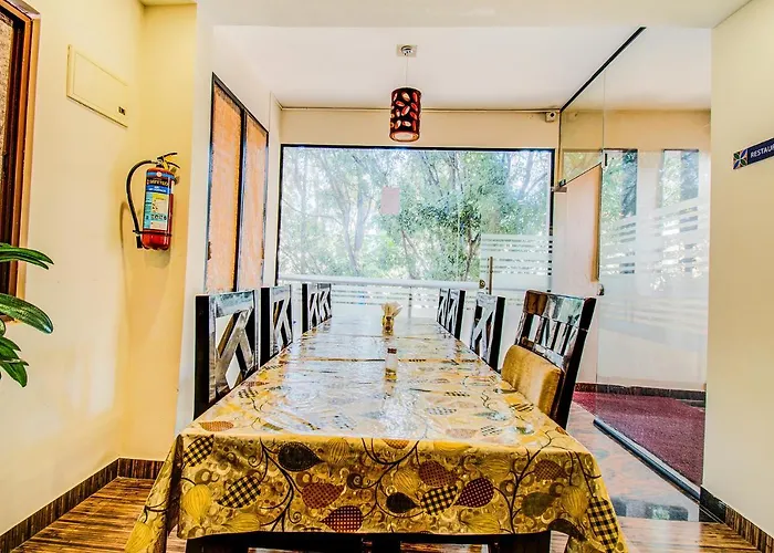 Fabhotel Corporate Crown - Nr Jyoti Nivas University